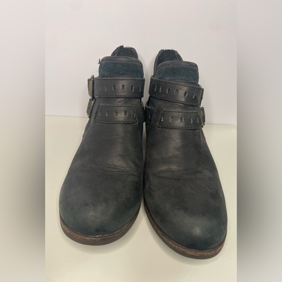 UGG Patsy Black Ankle Boots - Picture 4 of 9